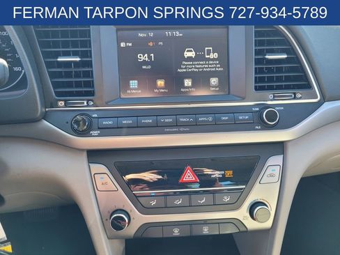 Used 2017 Hyundai Elantra SE image 25