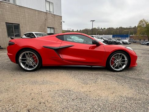 Used 2025 Chevrolet Corvette Z06 RWD image 9