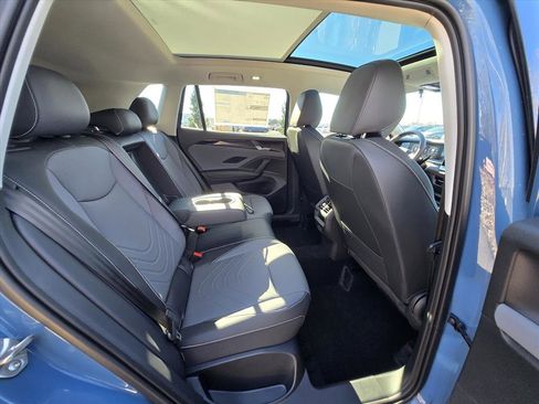 New 2026 Volkswagen Tiguan SE image 11