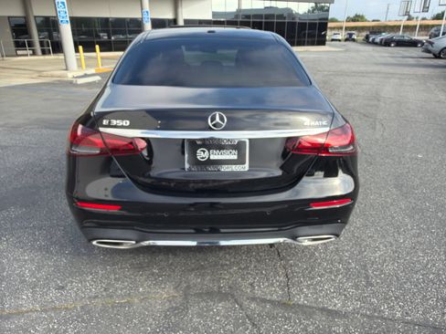 Used 2023 Mercedes-Benz E 350 4MATIC Sedan image 5