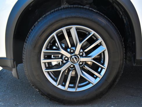 Used 2024 Nissan Rogue S FWD image 13