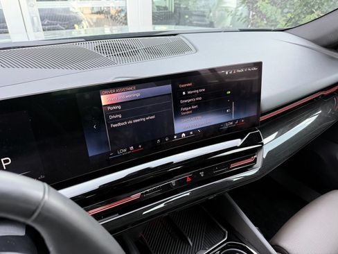 Used 2024 BMW 530i w/ Premium Package RWD image 55