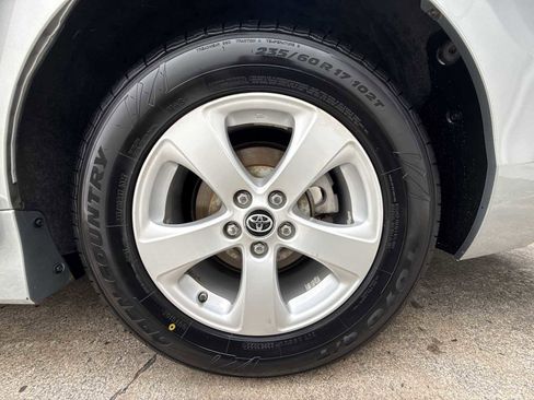 Used 2020 Toyota Sienna LE FWD image 10