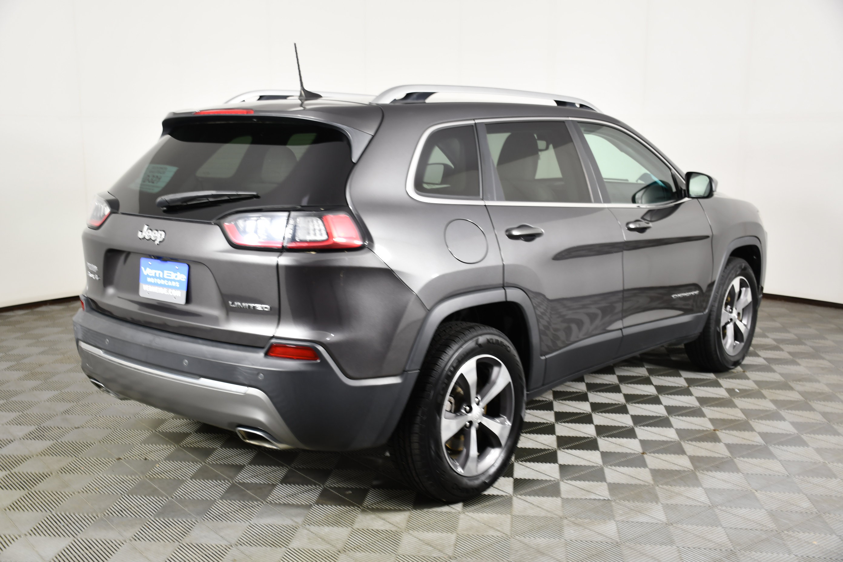 Used 2020 Jeep Cherokee Limited AWD/4WD image 6