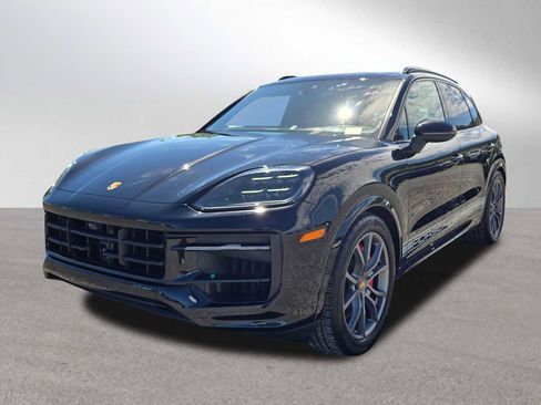 Used 2024 Porsche Cayenne S AWD/4WD image 7