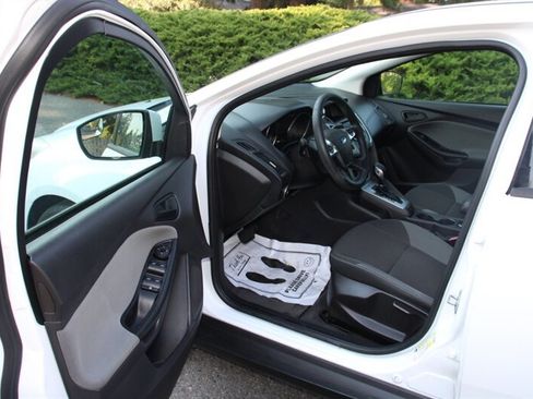Used 2012 Ford Focus SE FWD image 5
