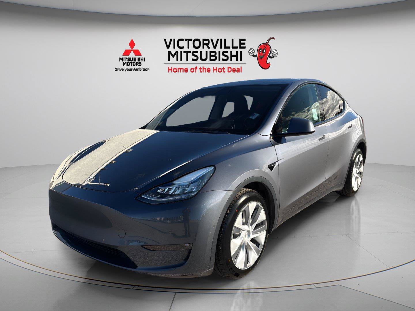 Used 2022 Tesla Model Y Long Range AWD/4WD image 3