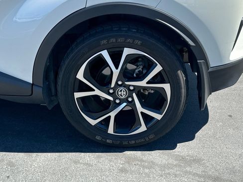Certified 2021 Toyota C-HR XLE FWD image 4