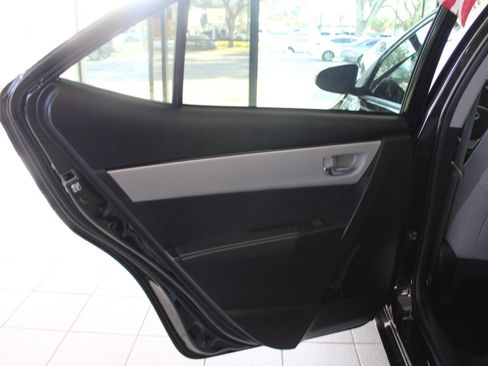 Used 2018 Toyota Corolla LE FWD image 16