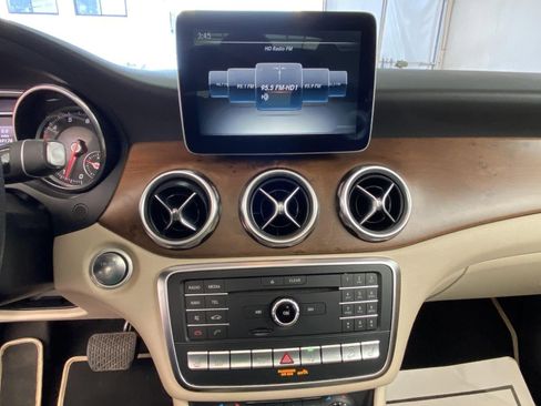 Used 2018 Mercedes-Benz GLA 250 4MATIC image 27