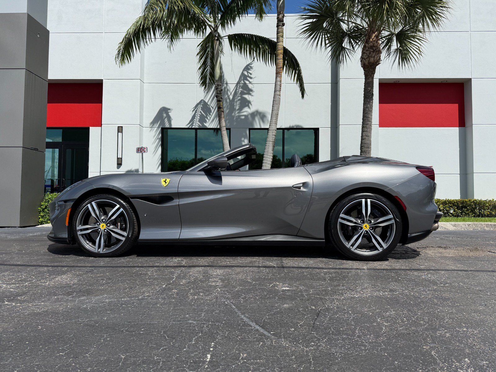Used 2022 Ferrari Portofino M RWD image 8