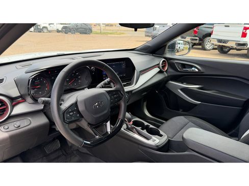 Certified 2024 Chevrolet Trax RS w/ Driver Confidence Package image 9