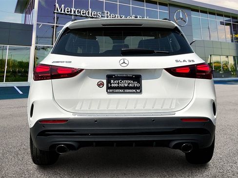 Used 2025 Mercedes-Benz GLA 35 AMG 4MATIC image 4