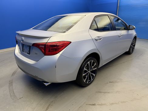 Used 2017 Toyota Corolla SE w/ Carpet Mat Package (TMS) FWD image 7
