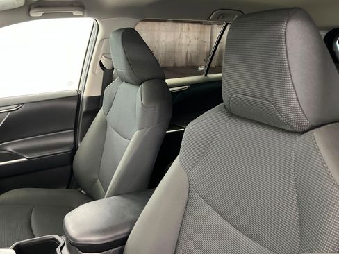 Used 2024 Toyota RAV4 LE image 17