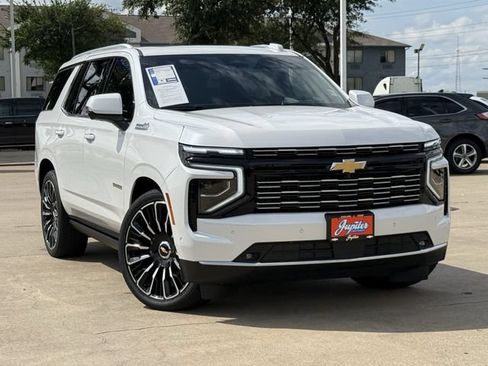 Used 2025 Chevrolet Tahoe High Country AWD/4WD image 2