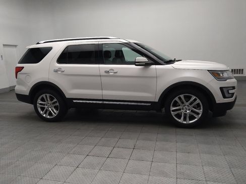 Used 2017 Ford Explorer Limited w/ Equipment Group 301A image 11