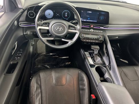 Used 2021 Hyundai Elantra Limited image 24