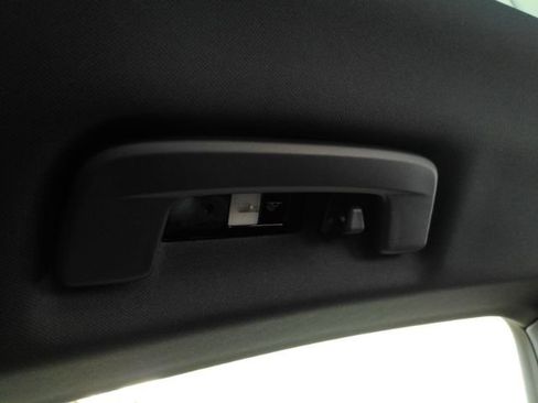 Used 2022 Porsche Taycan image 27