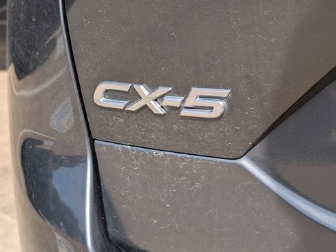 Used 2017 MAZDA CX-5 Touring w/ Preferred Equipment Package FWD image 9