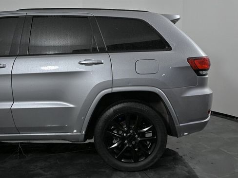 Used 2020 Jeep Grand Cherokee Altitude RWD image 7