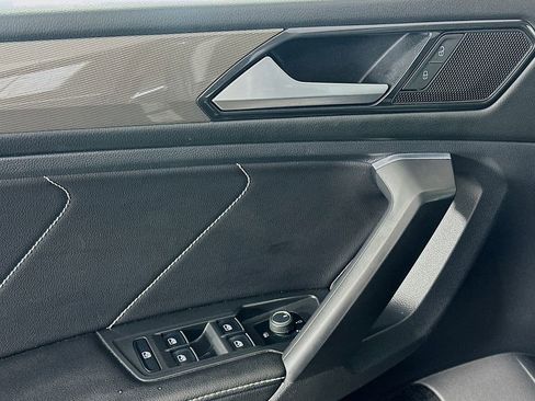 Used 2022 Volkswagen Tiguan SE image 21