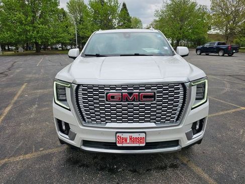 Used 2021 GMC Yukon XL Denali w/ Denali Premium Package AWD/4WD image 9