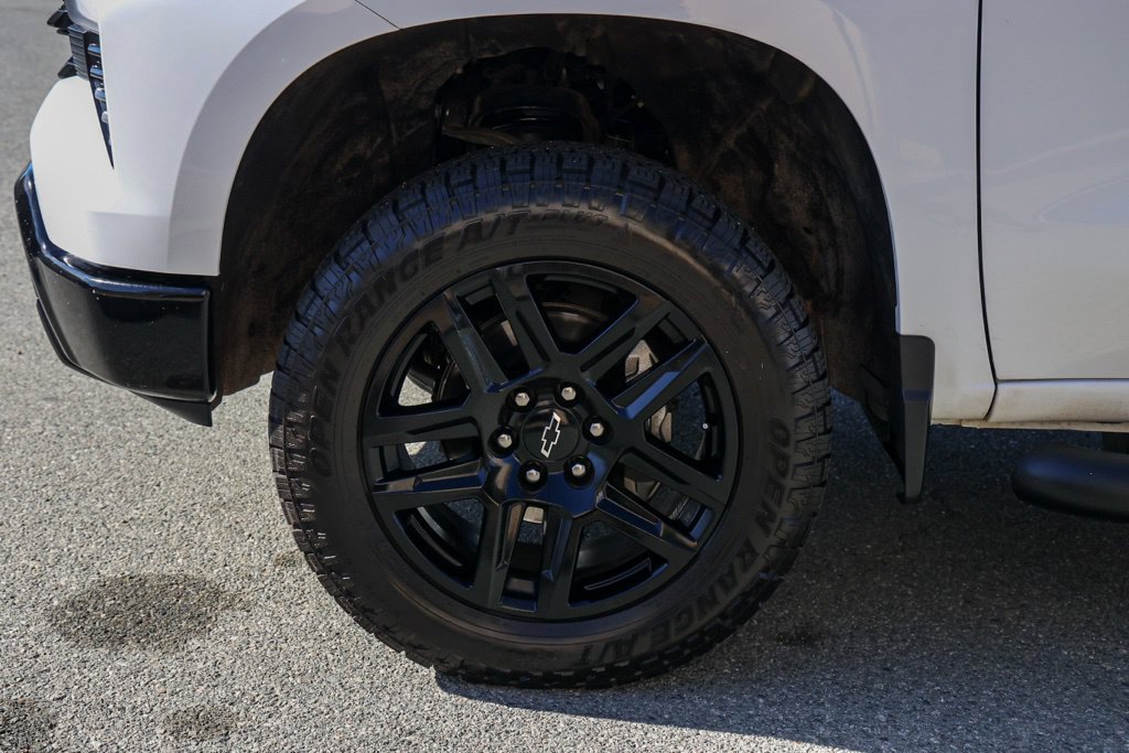 Used 2025 Chevrolet Silverado 1500 LT Trail Boss w/ Protection Package AWD/4WD image 12