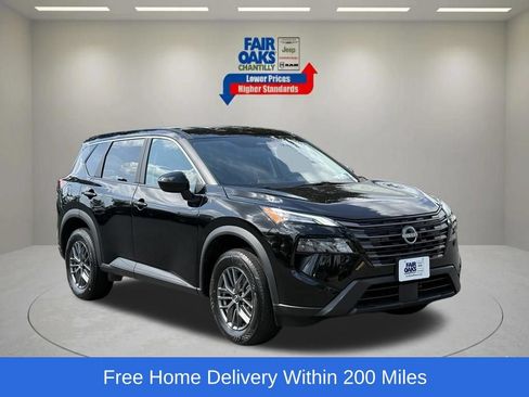 Used 2026 Nissan Rogue SV AWD/4WD image 1