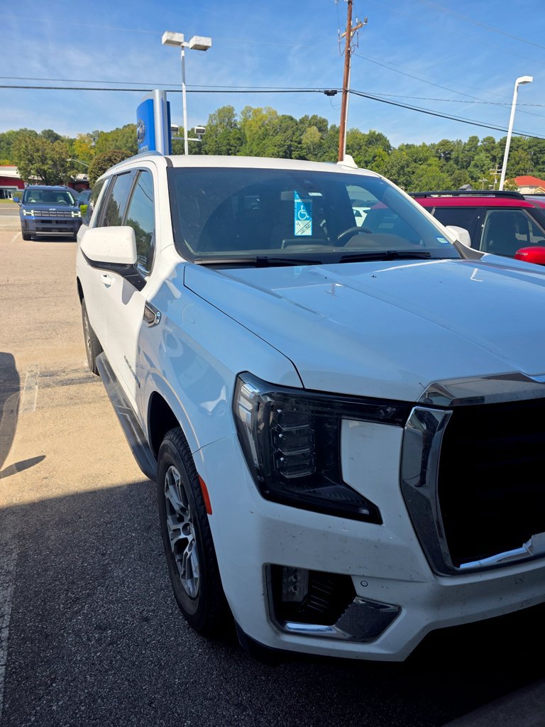 Used 2022 GMC Yukon XL SLE RWD image 4