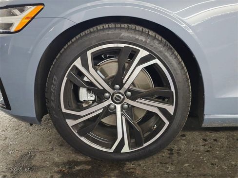 Certified 2024 Volvo S60 B5 Core w/ Climate Package image 9
