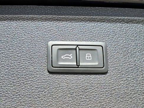Used 2022 Audi SQ5 Prestige w/ Prestige Package AWD/4WD image 35