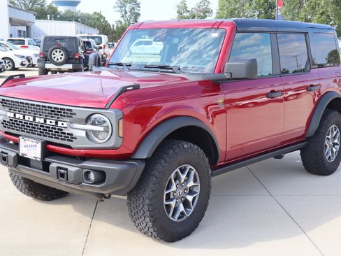Used 2025 Ford Bronco Badlands AWD/4WD image 2