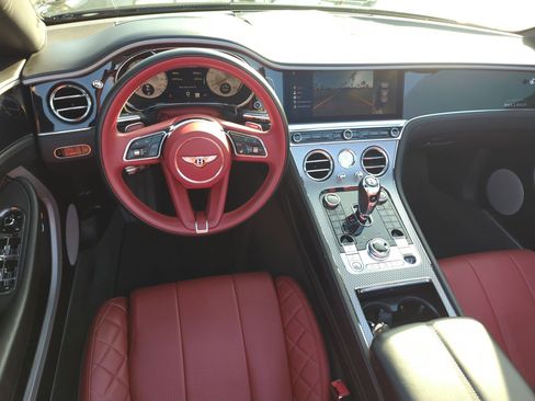 Used 2021 Bentley Continental GT V8 image 29