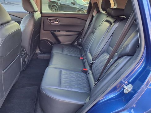 Used 2023 Nissan Rogue Platinum image 10