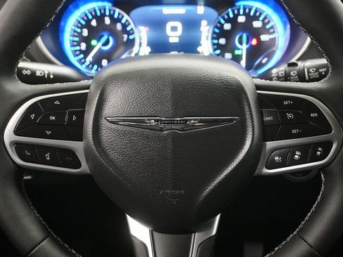 New 2026 Chrysler Pacifica Select FWD image 22