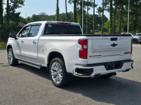 Certified 2023 Chevrolet Silverado 1500 High Country w/ High Country Premium Package AWD/4WD image 5