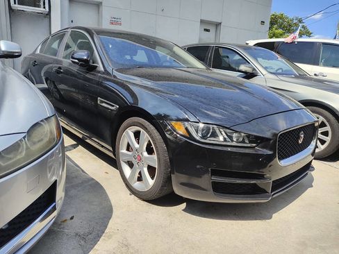 Used 2017 Jaguar XE Premium image 8