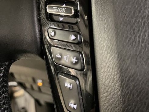 Used 2022 Nissan Armada SV image 20