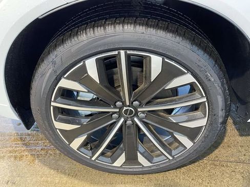 New 2026 Volvo XC60 T8 Ultra w/ Protection Package Premier AWD/4WD image 13