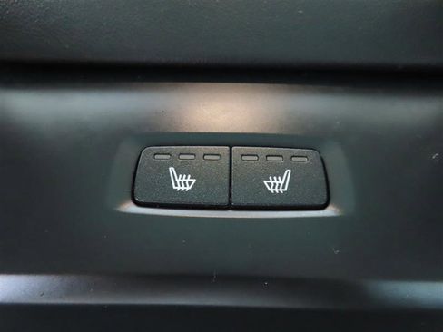 Used 2023 Volvo XC60 B5 Plus image 33