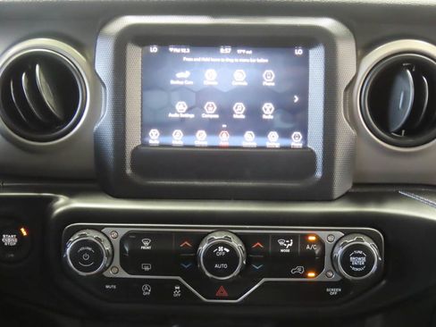 Used 2021 Jeep Gladiator Sport AWD/4WD image 13