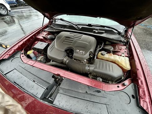 Used 2019 Dodge Challenger SXT RWD image 7