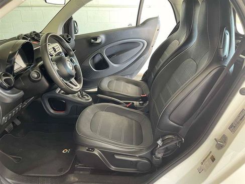 Used 2016 smart fortwo Coupe RWD image 22