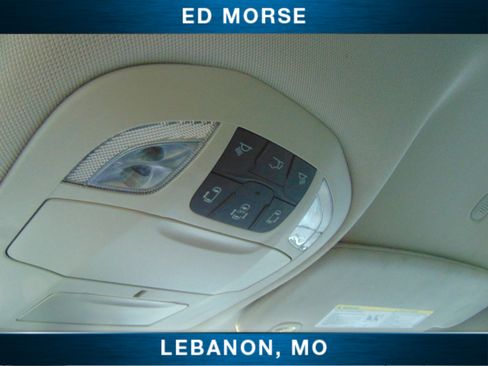 Used 2023 Chrysler Pacifica Touring-L image 27