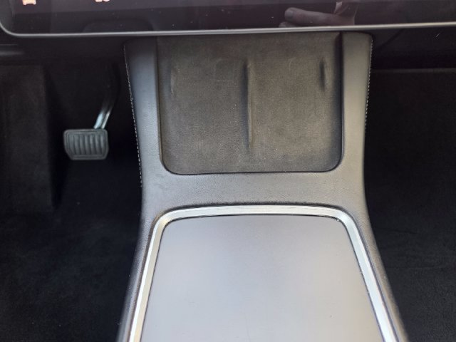 Used 2024 Tesla Model Y Long Range AWD/4WD image 35