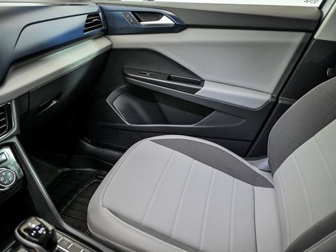 Certified 2023 Volkswagen Taos SE w/ Panoramic Sunroof Package AWD/4WD image 24