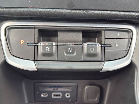 Used 2024 GMC Terrain SLT AWD/4WD image 26