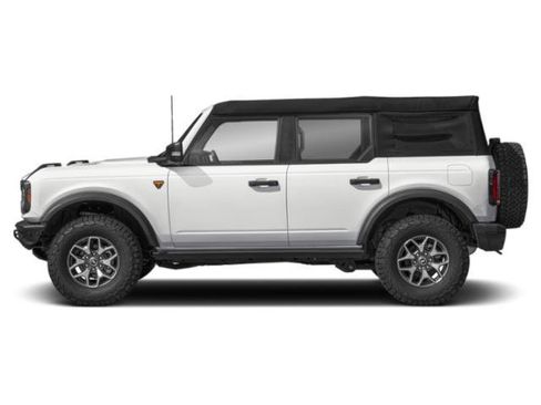 Used 2024 Ford Bronco Badlands AWD/4WD image 3