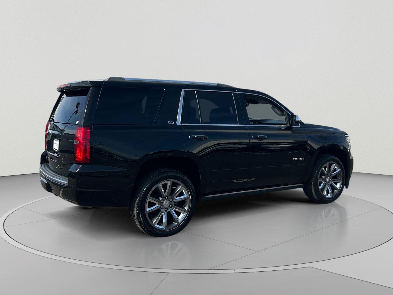 Used 2015 Chevrolet Tahoe LTZ RWD image 5